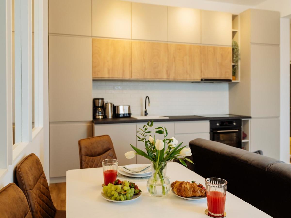 Sunny 2Br Flat - Top Location - Amazing Balcony Bucarest Exterior foto