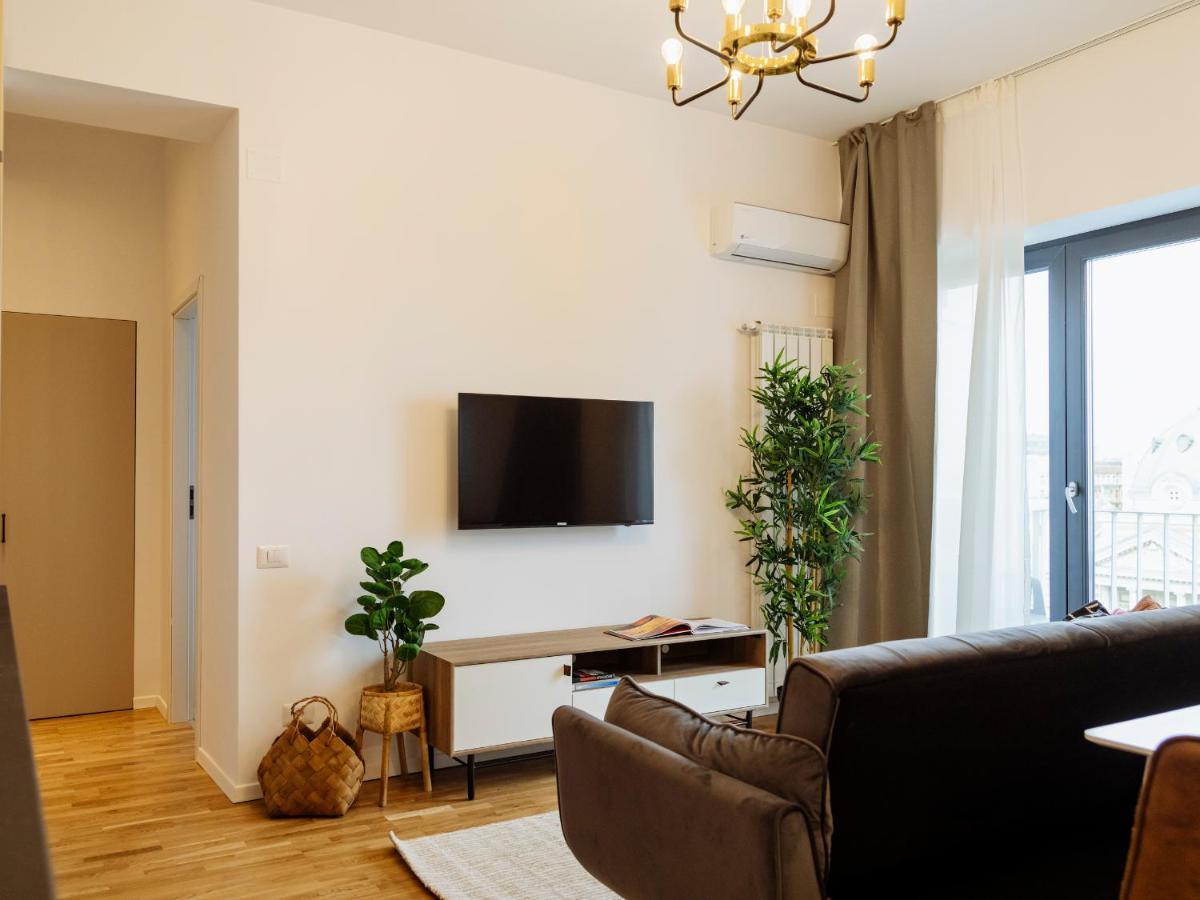 Sunny 2Br Flat - Top Location - Amazing Balcony Bucarest Exterior foto