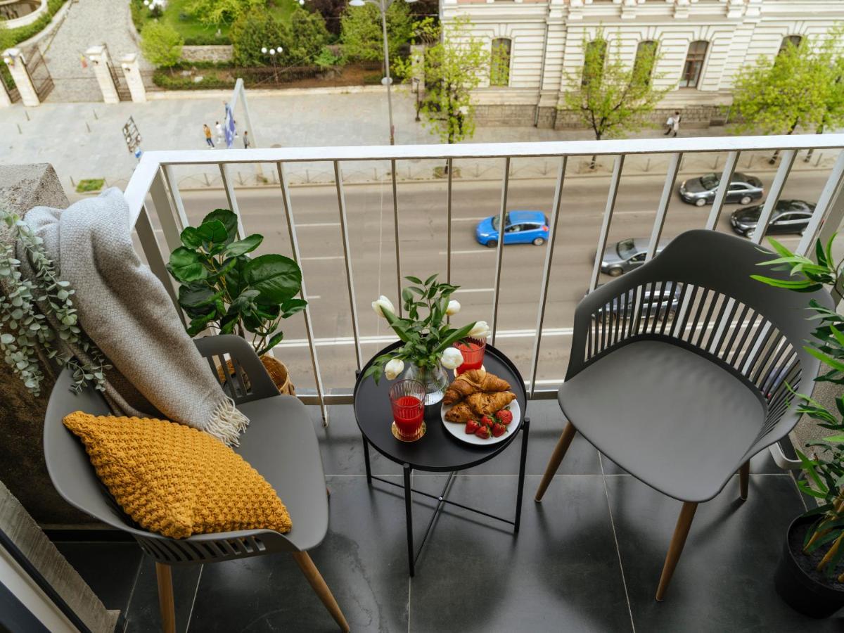 Sunny 2Br Flat - Top Location - Amazing Balcony Bucarest Exterior foto