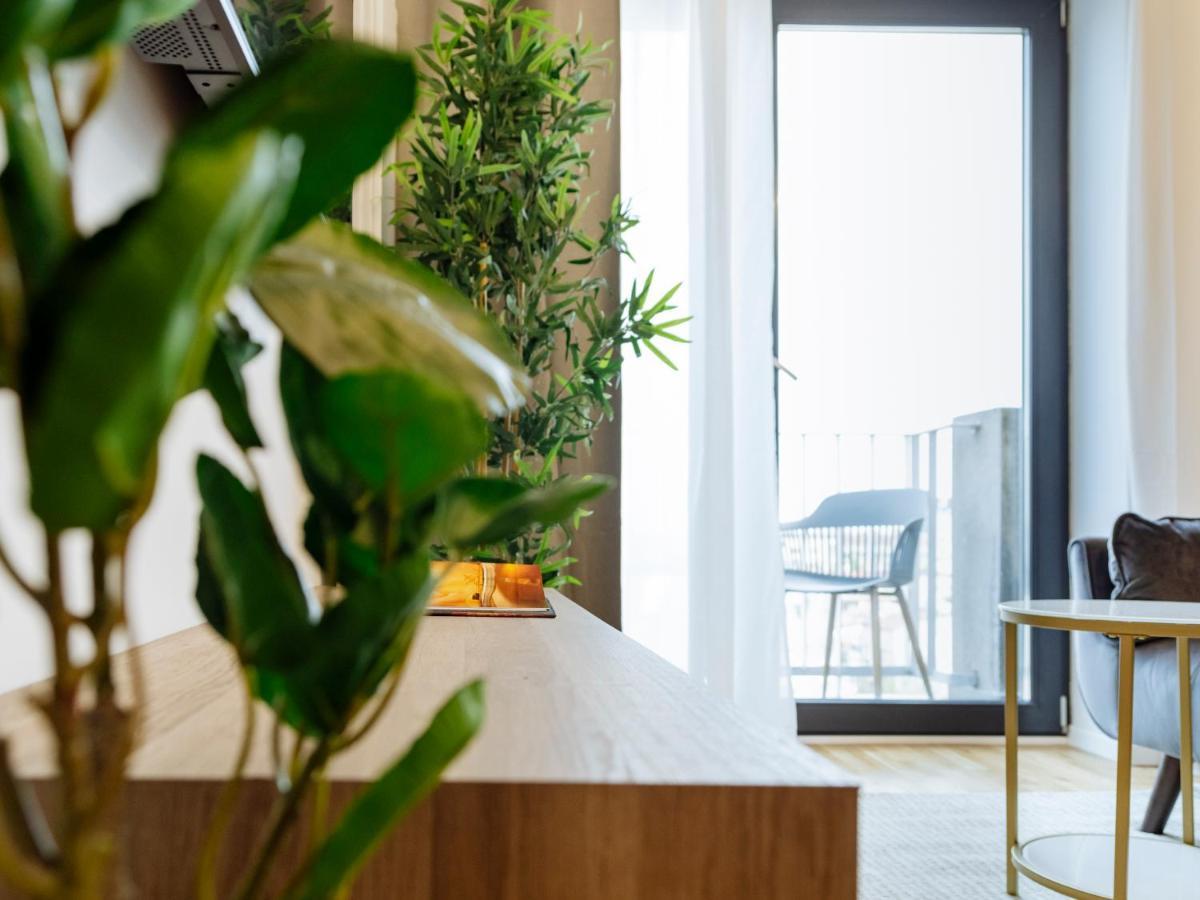 Sunny 2Br Flat - Top Location - Amazing Balcony Bucarest Exterior foto